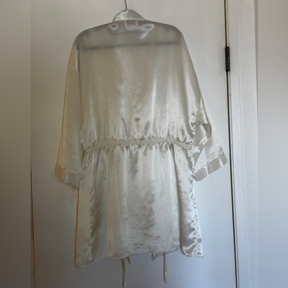 Vintage Victoria’s Secret Robe Small White Satin Gold Label Bridal Wedding 90sVS - Picture 6 of 6